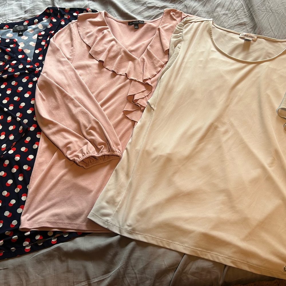 Jones New York Pink Blouse with Ruffled Puff Sleeves
